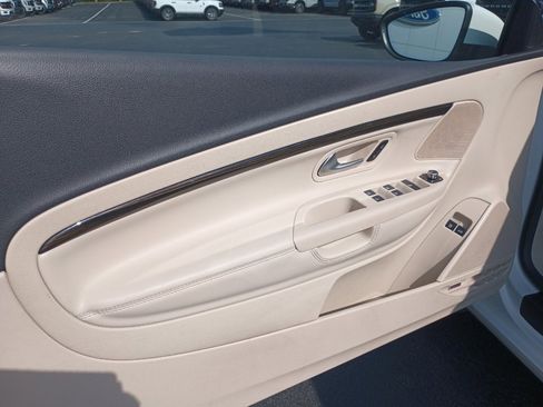 Used 2014 Volkswagen Eos Executive image 11