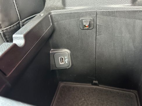 Used 2025 Jeep Gladiator Rubicon AWD/4WD image 17