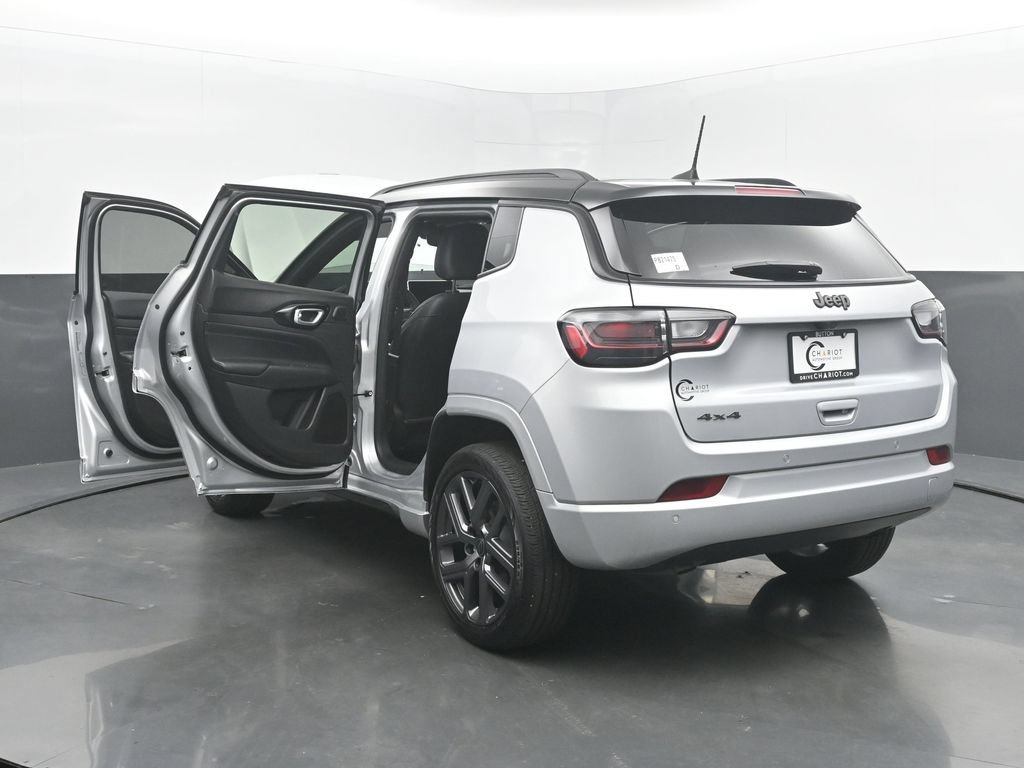 Used 2025 Jeep Compass Limited w/ Driver Assist Group I AWD/4WD image 57