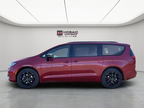 New 2026 Chrysler Pacifica Select AWD/4WD image 6