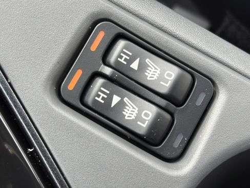 Used 2025 Subaru Crosstrek 2.5i Limited w/ Popular Package #3A image 30