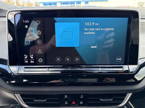 Used 2025 Volkswagen Atlas Cross Sport SE image 17