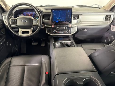 Used 2024 Ford Expedition XLT image 24