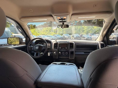 Used 2019 RAM 1500 Express AWD/4WD image 28