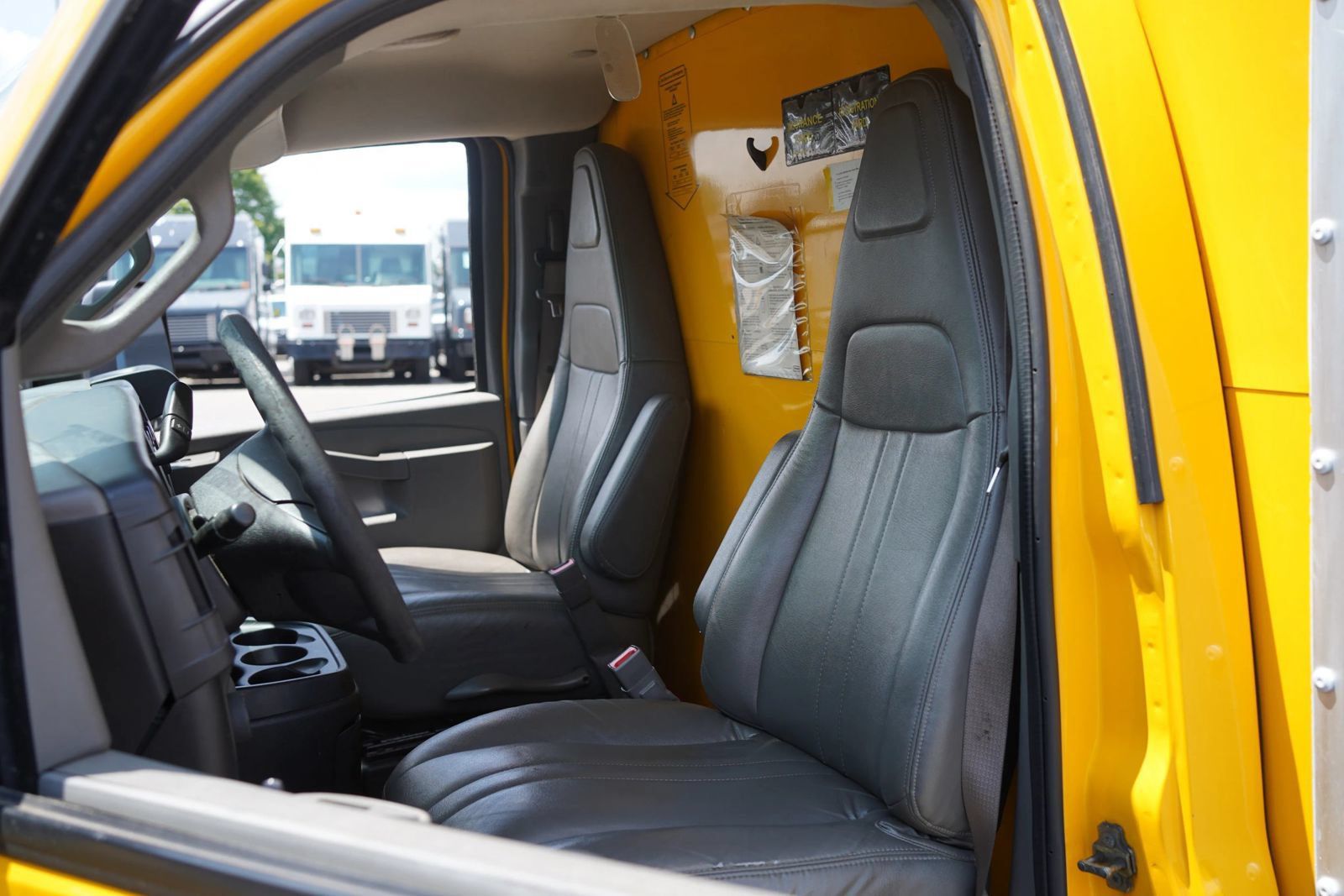 Used 2021 GMC Savana 3500 Extended w/ Power Convenience Package RWD image 21