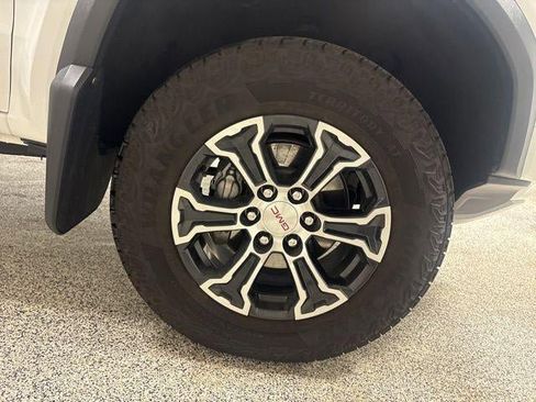 Used 2024 GMC Canyon AT4 w/ AT4 Premium Package image 31