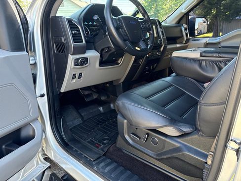 Used 2016 Ford F150 XLT w/ Equipment Group 302A Luxury AWD/4WD image 17