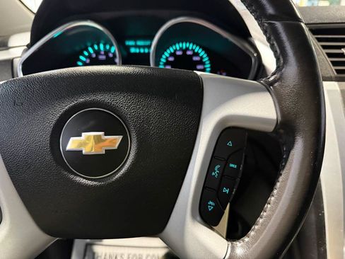 Used 2012 Chevrolet Traverse LT FWD image 10