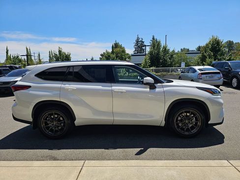 Used 2020 Toyota Highlander Platinum AWD/4WD image 6