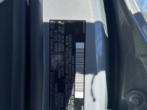 Certified 2025 Volvo XC60 B5 Plus AWD/4WD image 28