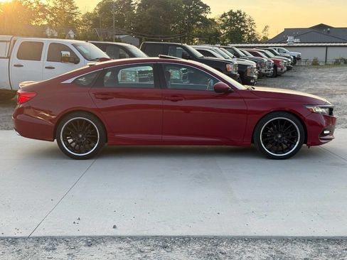 Used 2018 Honda Accord Sport image 12