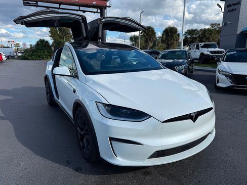 Used 2023 Tesla Model X image 3