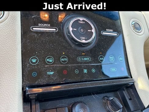 Used 2018 Ford Taurus Limited image 20