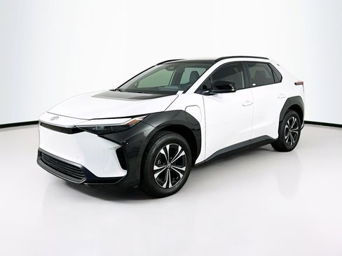 Used 2025 Toyota bZ4X XLE image 3
