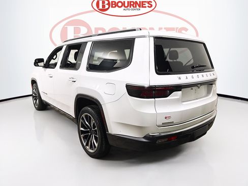Used 2022 Jeep Wagoneer Series III w/ Premium Group I image 10