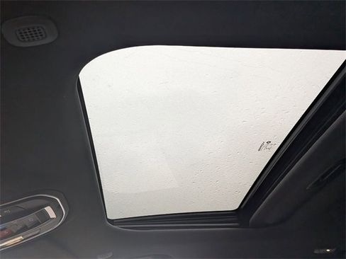 New 2025 Jeep Grand Cherokee Altitude image 13