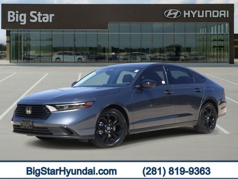 Used 2025 Honda Accord SE image 1