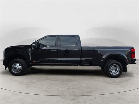 Certified 2024 Ford F350 Platinum w/ FX4 Off-Road Package image 2
