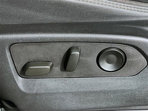 Used 2023 Chevrolet Suburban High Country w/ Advanced Technology Package image 11