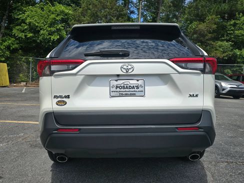 Used 2021 Toyota RAV4 XLE Premium FWD image 6