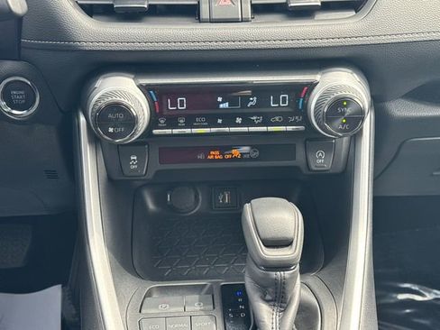 Used 2025 Toyota RAV4 XLE image 23