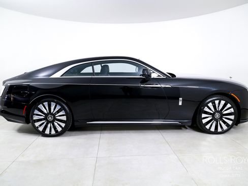 Used 2025 Rolls-Royce Spectre w/ Spectre Launch Package image 10