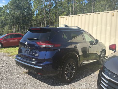 Certified 2026 Nissan Rogue Platinum w/ Platinum Premium Package AWD/4WD image 9