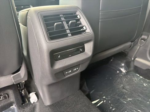 New 2026 Volkswagen Tiguan SEL R-Line AWD/4WD image 36