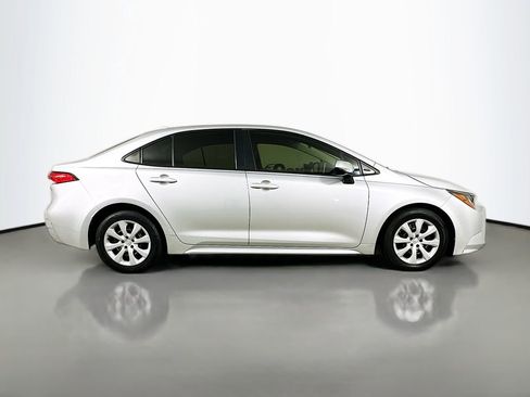 Used 2020 Toyota Corolla LE FWD image 9