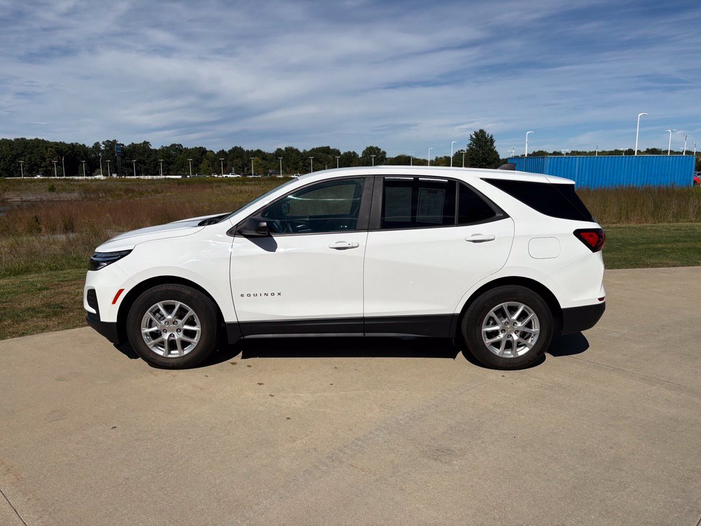 Used 2024 Chevrolet Equinox LS w/ LS Convenience Package FWD image 6