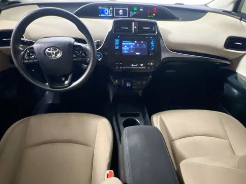 Used 2019 Toyota Prius LE image 30
