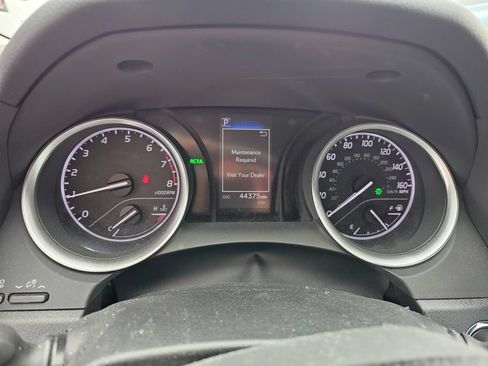Used 2021 Toyota Camry LE w/ Convenience Package FWD image 8