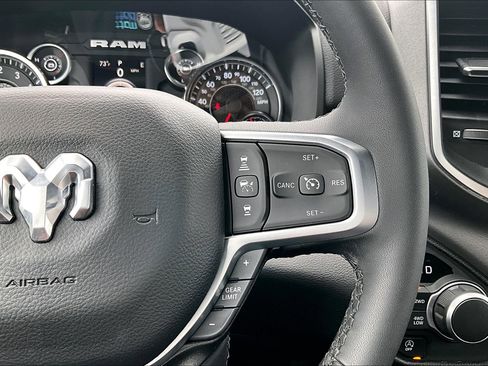 Used 2025 RAM 1500 Big Horn AWD/4WD image 17