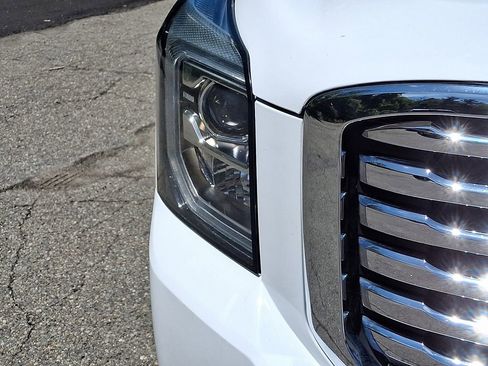 Used 2019 GMC Yukon SLT w/ Premium Edition AWD/4WD image 14