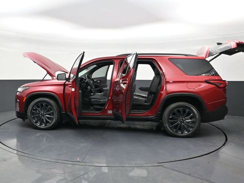 Used 2023 Chevrolet Traverse RS AWD/4WD image 31