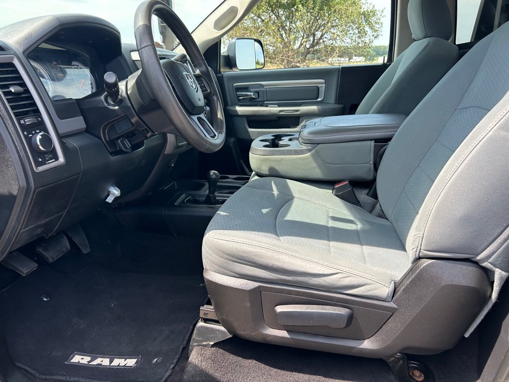 Used 2015 RAM 2500 Tradesman w/ Chrome Appearance Group AWD/4WD image 9