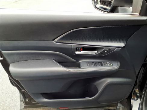 Used 2024 Toyota Grand Highlander AWD Hybrid image 17