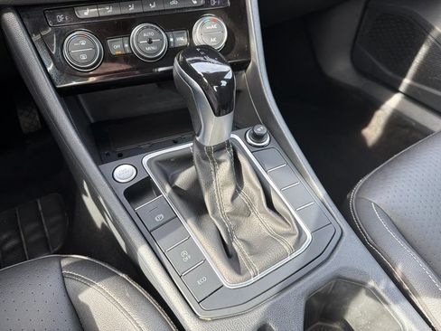 Used 2024 Volkswagen Jetta SE FWD image 13