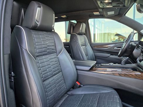 Used 2023 Cadillac Escalade Sport Platinum w/ LPO, ONYX Package image 29