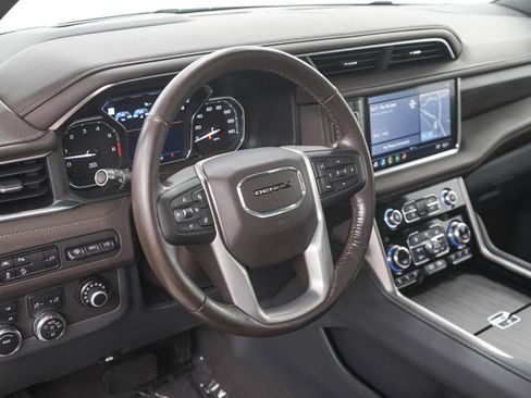 Used 2021 GMC Yukon XL Denali AWD/4WD image 22
