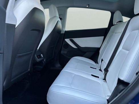 Used 2022 Tesla Model Y Performance image 5