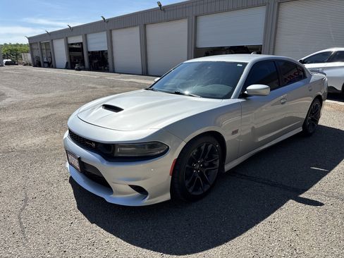 Used 2021 Dodge Charger Scat Pack RWD image 3