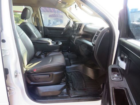 Used 2019 RAM 3500 Tradesman w/ Chrome Appearance Group image 5