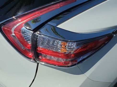 Used 2018 Nissan Murano SV w/ Cargo Package image 8