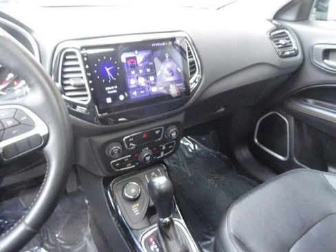 Used 2018 Jeep Compass Limited w/ Navigation Group image 10