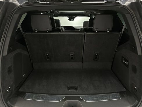Used 2022 Cadillac Escalade Premium Luxury AWD/4WD image 32