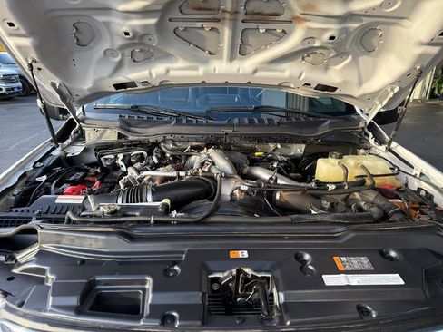 Certified 2022 Ford F350 Lariat w/ Lariat Value Package image 5