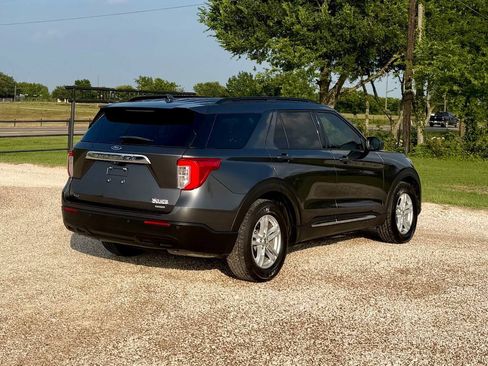 Used 2020 Ford Explorer XLT RWD image 7