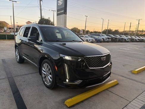 Used 2020 Cadillac XT6 Premium Luxury w/ Platinum Package image 3