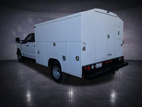 Used 2023 Ford F350 XL w/ XL Chrome Package image 3